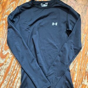 Under armor cold gear black undershirt